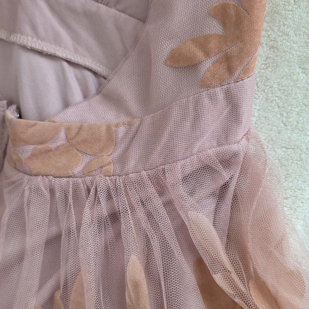 Elegant Mauve Lace Dress - Picture 6 of 6